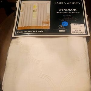 Laura ashely windsor panels